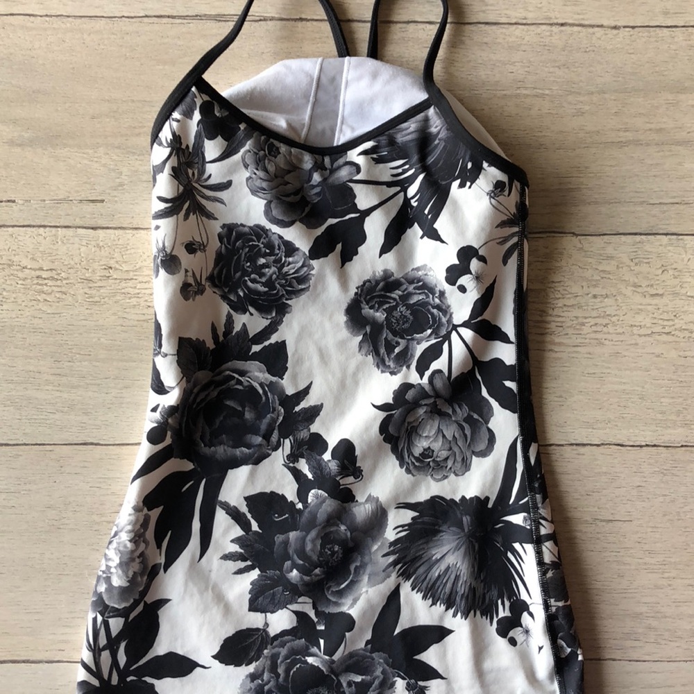 Lululemon workout tank